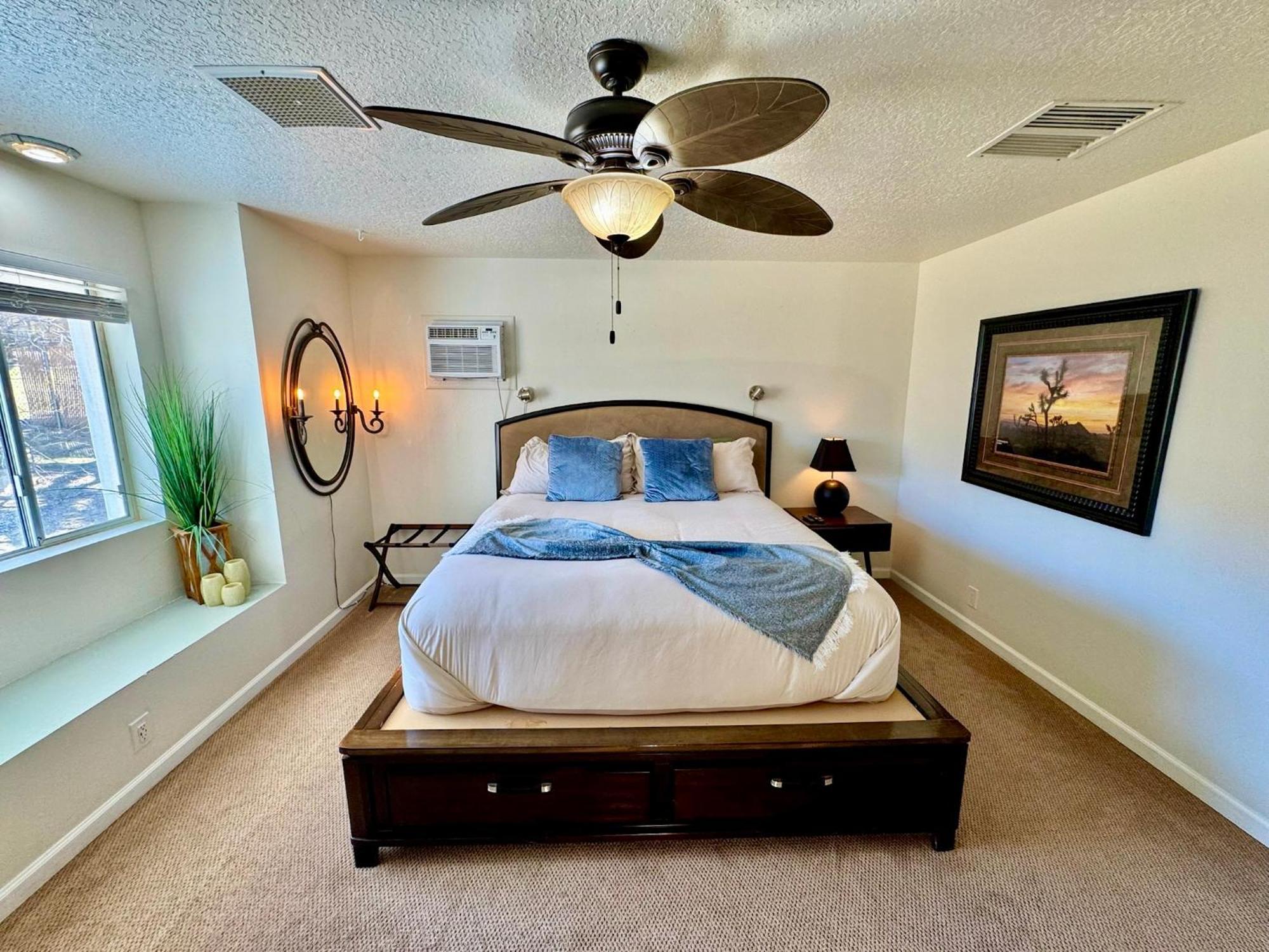 Epic Views, Huge House, Acres Of J-Trees To Explore, Hot Tub, Pool, Ac, And Mini-Golf Joshua Tree Zewnętrze zdjęcie